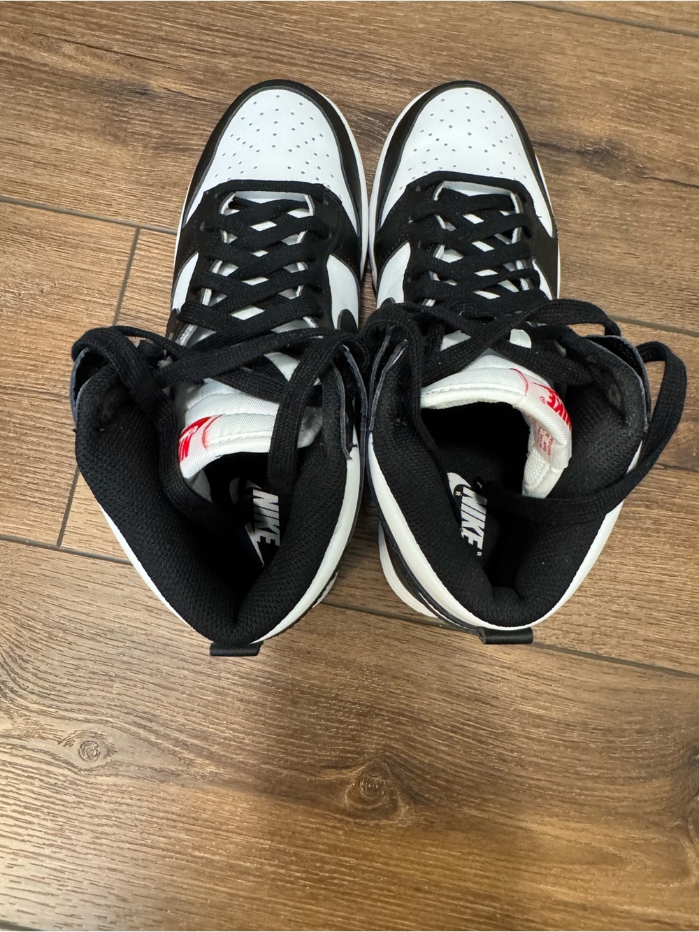 Nike Panda Dunks - Picture 3 of 4